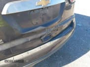 ✅ 2014 Chevrolet Traverse LT • VIN: 1GNKRGKD3EJ142150 • Lot: 43381233. Wystawiony na IAAI z przebiegiem 249 036 mil. Bezpłatny archiwum sprzedaży aukcyjnych z USA i szczegółowy raport historii pojazdu na DreamBid. Zdjęcie 6.