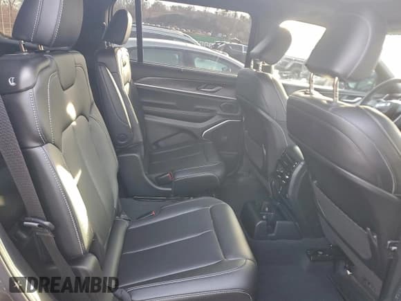 ✅ 2025 Jeep Grand Cherokee Limited • VIN: 1C4RJKBG6S8671008 • Lot: 95264715. Wystawiony na Copart z przebiegiem 1 094 mil. Bezpłatny archiwum sprzedaży aukcyjnych z USA i szczegółowy raport historii pojazdu na DreamBid. Zdjęcie 11.