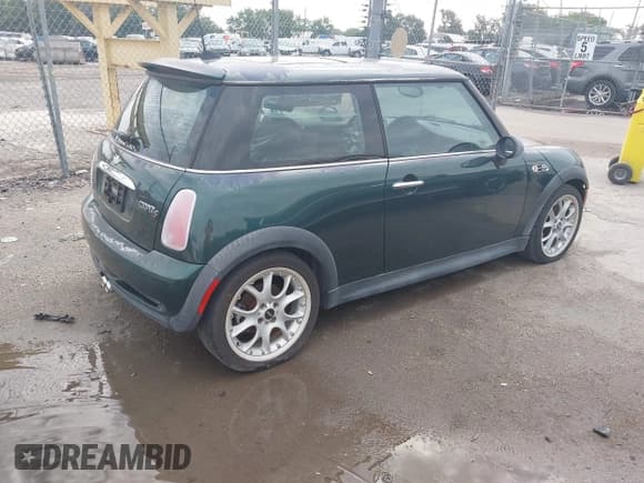 ✅ 2006 MINI Hardtop S • VIN: WMWRE33586TJ36382 • Lot: 42646758. Listed on IAAI with 99,766 mi. Free auction sales archive from the USA and detailed vehicle history report at DreamBid. Image 4.
