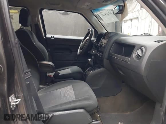 ✅ 2016 Jeep Patriot Sport • VIN: 1C4NJPBA3GD569297 • Lot: 42473415. Wystawiony na IAAI z przebiegiem 55 160 mil. Bezpłatny archiwum sprzedaży aukcyjnych z USA i szczegółowy raport historii pojazdu na DreamBid. Zdjęcie 5.
