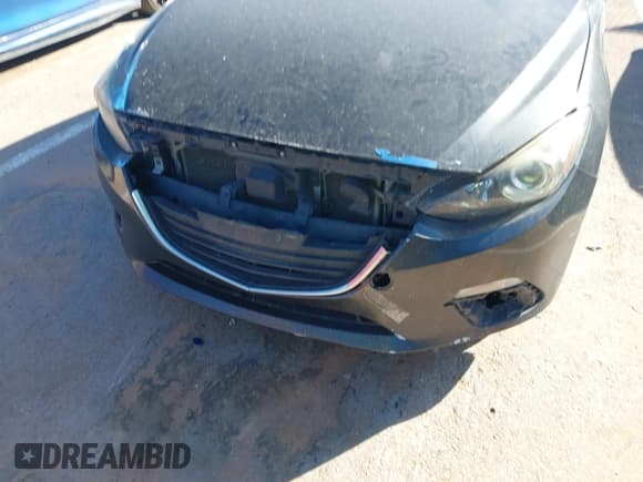 ✅ 2016 Mazda 3 i Sport • VIN: JM1BM1U7XG1335829 • Lot: 43577752. Listed on IAAI with 140,140 mi. Free auction sales archive from the USA and detailed vehicle history report at DreamBid. Image 6.