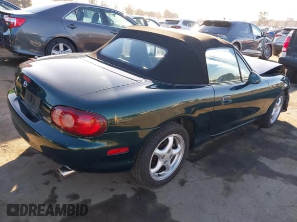 ✅ 2001 Mazda MX-5 Miata • VIN: JM1NB353710205398 • Lot: 41356329. Listed on IAAI with 126,680 mi. Free auction sales archive from the USA and detailed vehicle history report at DreamBid. Image 4.