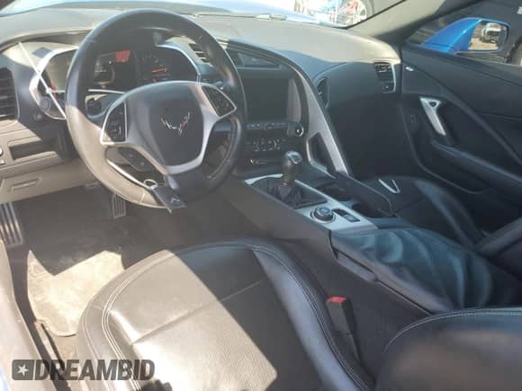 2014 Chevrolet Corvette Z51 1LT z VIN 1G1YG2D78E5120732, wystawiony jako Copart lot #57976955 z przebiegiem 68 193 mil mil oraz Szkoda całkowita • Salvage title. Historia ofert i sprzedaży dostępna na DreamBid. Obrazek 8.