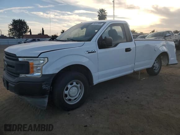 ✅ 2018 Ford F-150 XL • VIN: 1FTMF1CB2JKC54933 • Lot: 86312895. Listed on Copart with 230,041 mi. Free auction sales archive from the USA and detailed vehicle history report at DreamBid. Image 1.