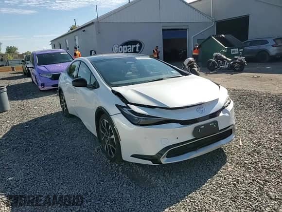 2025 Toyota Prius SE z VIN JTDACACU9S3043379, wystawiony jako Copart lot #85342555 z przebiegiem 3 866 mil mil oraz Szkoda całkowita • Salvage title. Historia ofert i sprzedaży dostępna na DreamBid. Obrazek 13.