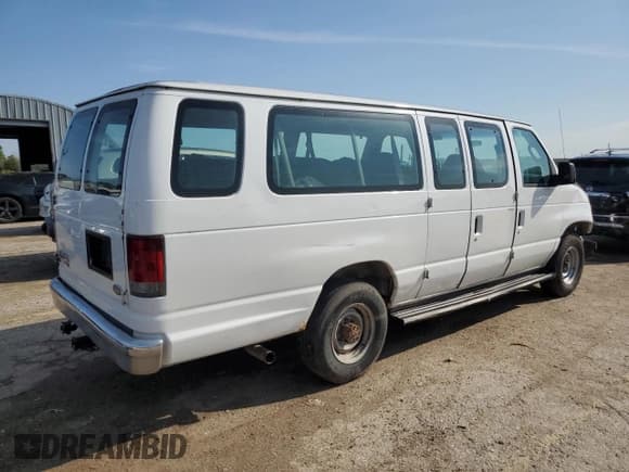 ✅ 2008 Ford Econoline Passenger XL • VIN: 1FBSS31L48DB19563 • Lot: 70940095. Wystawiony na Copart z przebiegiem 245 683 mil. Bezpłatny archiwum sprzedaży aukcyjnych z USA i szczegółowy raport historii pojazdu na DreamBid. Zdjęcie 3.
