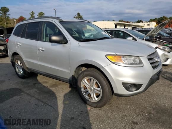 ✅ 2012 Hyundai Santa Fe GLS • VIN: 5XYZG3AB3CG111645 • Lot: 77617224. Listed on Copart with 174,556 mi. Free auction sales archive from the USA and detailed vehicle history report at DreamBid. Image 4.