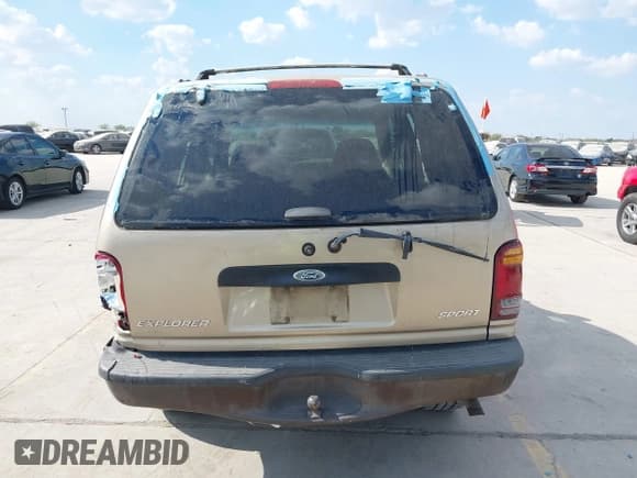 ✅ 2000 Ford Explorer Sport • VIN: 1FMYU60E4YUB05579 • Lot: 43366222. Wystawiony na IAAI z przebiegiem 208 717 mil. Bezpłatny archiwum sprzedaży aukcyjnych z USA i szczegółowy raport historii pojazdu na DreamBid. Zdjęcie 16.