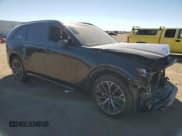 ✅ 2025 Mazda CX-70 S Premium • VIN: JM3KJDHC1S1103394 • Лот: 75949104. Опубликован ранее на Copart с пробегом 7 579 миль. Бесплатный доступ к архиву аукционных продаж из США и подробный отчёт об истории автомобиля на DreamBid. Изображение 4.
