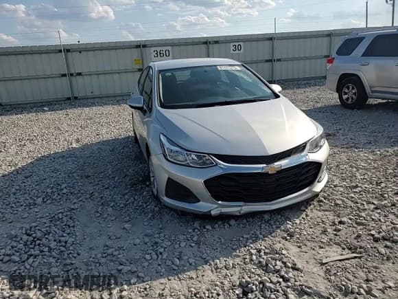 ✅ 2019 Chevrolet Cruze LS • VIN: 1G1BC5SM4K7112235 • Lot: 81421275. Listed on Copart with 153,570 mi. Free auction sales archive from the USA and detailed vehicle history report at DreamBid. Image 13.