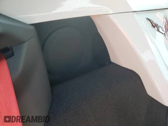 2018 Chevrolet Corvette 2LT с VIN 1G1YD3D70J5104792, выставлен на аукционе Copart как лот 75469634 с пробегом 21 216 миль миль и Списание • Salvage title. История ставок и продаж доступна на DreamBid. Изображение 10.