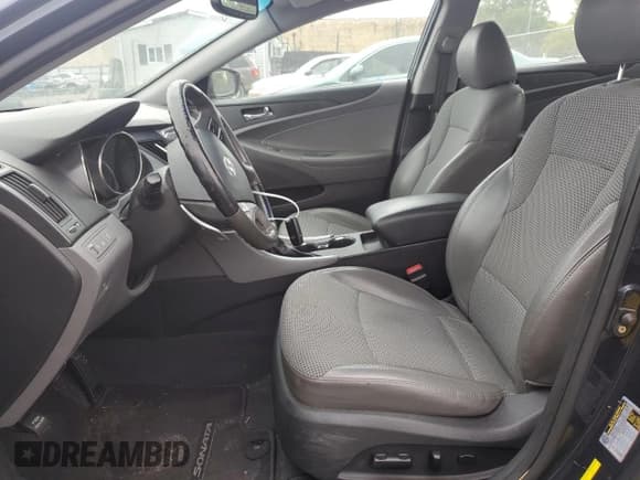 ✅ 2011 Hyundai Sonata SE • VIN: 5NPEC4AB1BH189333 • Lot: 73742554. Listed on Copart with 175,472 mi. Free auction sales archive from the USA and detailed vehicle history report at DreamBid. Image 7.