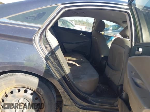 ✅ 2012 Hyundai Sonata GLS • VIN: 5NPEB4AC0CH414676 • Lot: 43531570. Listed on IAAI with 214,902 mi. Free auction sales archive from the USA and detailed vehicle history report at DreamBid. Image 8.