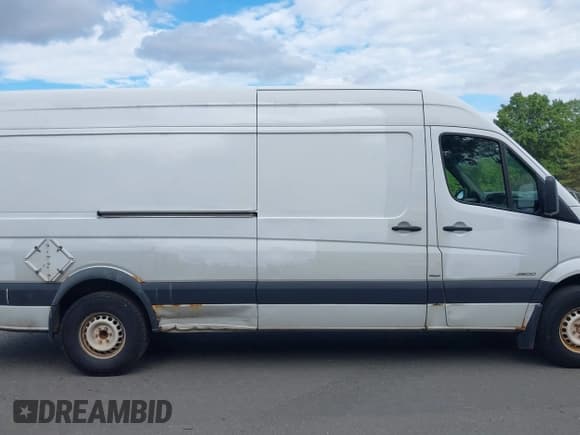 ✅ 2014 Mercedes-Benz Sprinter • VIN: WD3PE8DE7E5901696 • Lot: 43079855. Wystawiony na IAAI z przebiegiem 424 967 mil. Bezpłatny archiwum sprzedaży aukcyjnych z USA i szczegółowy raport historii pojazdu na DreamBid. Zdjęcie 13.