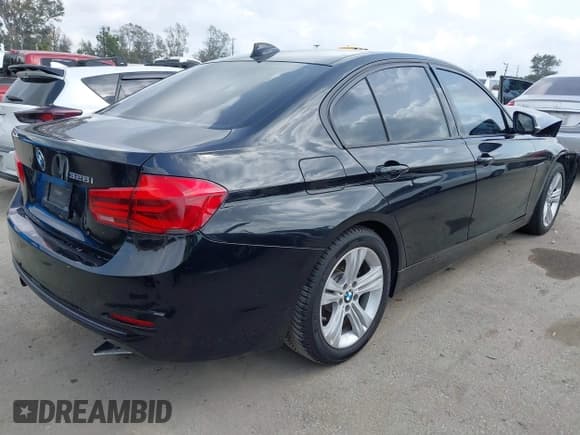✅ 2016 BMW 3 Series 328i • VIN: WBA8E9C57GK645661 • Lot: 41933277. Listed on IAAI with 144,996 mi. Free auction sales archive from the USA and detailed vehicle history report at DreamBid. Image 4.