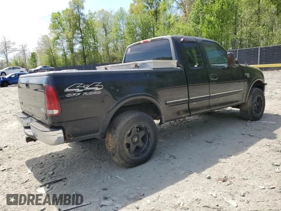 ✅ 1998 Ford F-150 • VIN: 1FTRX18L6WKC42389 • Lot: 54330625. Wystawiony na Copart z przebiegiem 157 510 mil. Bezpłatny archiwum sprzedaży aukcyjnych z USA i szczegółowy raport historii pojazdu na DreamBid. Zdjęcie 3.