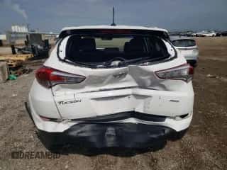 2016 Hyundai Tucson SE z VIN KM8J3CA45GU066878, wystawiony jako Copart lot #81254805 z przebiegiem 133 595 mil mil oraz Szkoda całkowita • Salvage title. Historia ofert i sprzedaży dostępna na DreamBid. Obrazek 6.