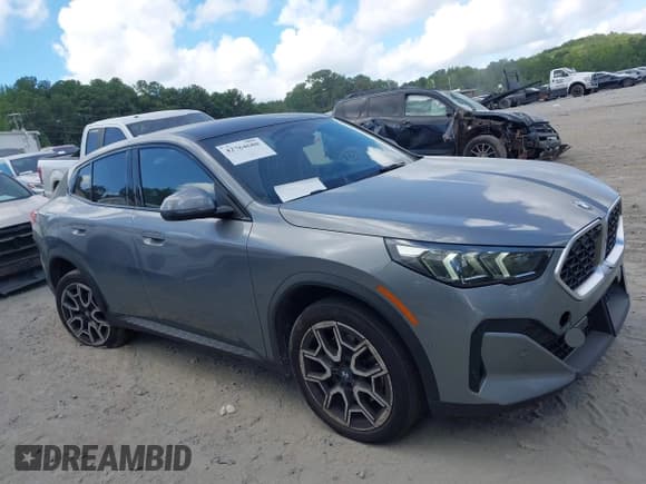 ✅ 2025 BMW X2 xDrive28i • VIN: WBX63GM03S5110652 • Lot: 42764680. Wystawiony na IAAI z przebiegiem 20 382 mil. Bezpłatny archiwum sprzedaży aukcyjnych z USA i szczegółowy raport historii pojazdu na DreamBid. Zdjęcie 1.