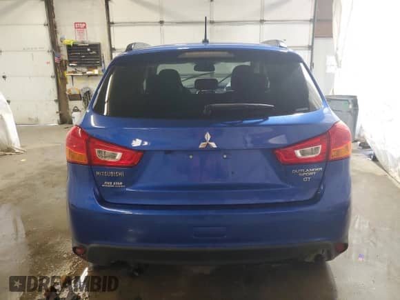 2016 Mitsubishi Outlander SEL с VIN JA4AR4AW6GZ042029, выставлен на аукционе Copart как лот 71497925 с пробегом 122 656 миль миль и Списание • Salvage title. История ставок и продаж доступна на DreamBid. Изображение 6.