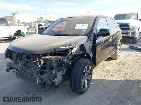 ✅ 2021 Mitsubishi Outlander ES • VIN: JA4APUAU2MU009168 • Lot: 43316709. Listed on IAAI with 27,685 mi. Free auction sales archive from the USA and detailed vehicle history report at DreamBid. Image 18.