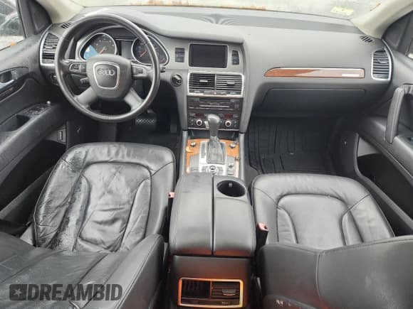 ✅ 2011 Audi Q7 Premium Plus • VIN: WA1LGAFE1BD002007 • Lot: 92279415. Wystawiony na Copart z przebiegiem 153 787 mil. Bezpłatny archiwum sprzedaży aukcyjnych z USA i szczegółowy raport historii pojazdu na DreamBid. Zdjęcie 8.