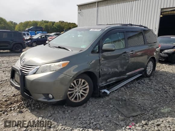 ✅ 2011 Toyota Sienna XLE AAS • VIN: 5TDYK3DC8BS106117 • Lot: 83887265. Listed on Copart with 158,887 mi. Free auction sales archive from the USA and detailed vehicle history report at DreamBid. Image 1.