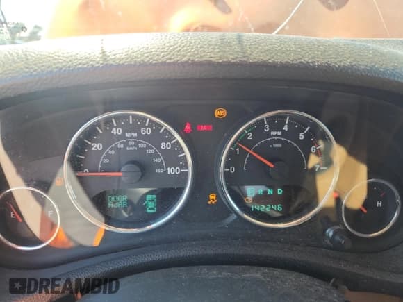 ✅ 2011 Jeep Wrangler Sahara • VIN: 1J4GA5D18BL576541 • Лот: 87415305. Опубликован ранее на Copart с пробегом 142 246 миль. Бесплатный доступ к архиву аукционных продаж из США и подробный отчёт об истории автомобиля на DreamBid. Изображение 9.