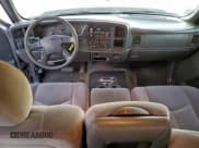 ✅ 2006 Chevrolet Silverado 1500 LS • VIN: 2GCEC13V661356587 • Lot: 90408445. Wystawiony na Copart z przebiegiem 256 204 mil. Bezpłatny archiwum sprzedaży aukcyjnych z USA i szczegółowy raport historii pojazdu na DreamBid. Zdjęcie 8.