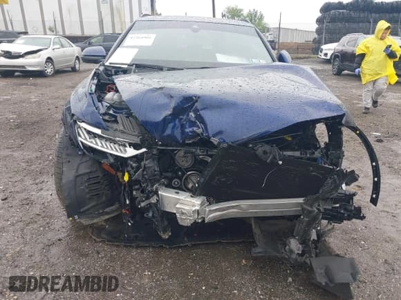 ✅ 2021 Audi Q8 Prestige • VIN: WA1FVAF12MD032085 • Lot: 42364901. Listed on IAAI with 35,858 mi. Free auction sales archive from the USA and detailed vehicle history report at DreamBid. Image 12.