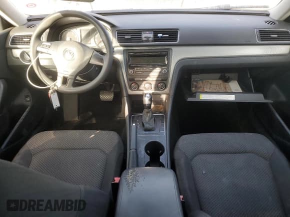 ✅ 2013 Volkswagen Passat S • VIN: 1VWAH7A35DC014637 • Lot: 86987325. Listed on Copart with 201,923 mi. Free auction sales archive from the USA and detailed vehicle history report at DreamBid. Image 8.