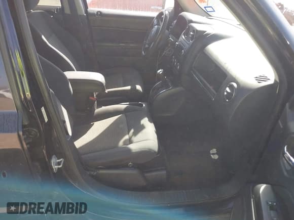 ✅ 2014 Jeep Patriot Sport • VIN: 1C4NJPBA8ED812194 • Lot: 43892106. Listed on IAAI with 199,169 mi. Free auction sales archive from the USA and detailed vehicle history report at DreamBid. Image 5.