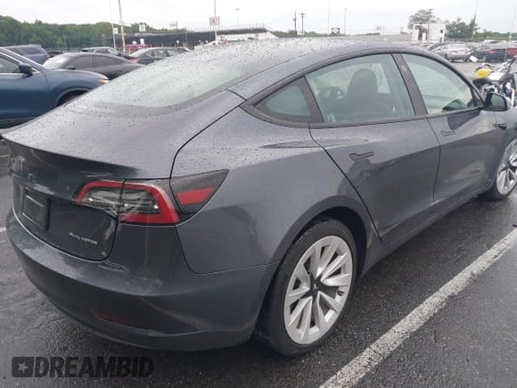 ✅ 2023 Tesla Model 3 Long Range • VIN: 5YJ3E1EB7PF661261 • Lot: 42613409. Wystawiony na IAAI z przebiegiem 24 536 mil. Bezpłatny archiwum sprzedaży aukcyjnych z USA i szczegółowy raport historii pojazdu na DreamBid. Zdjęcie 4.