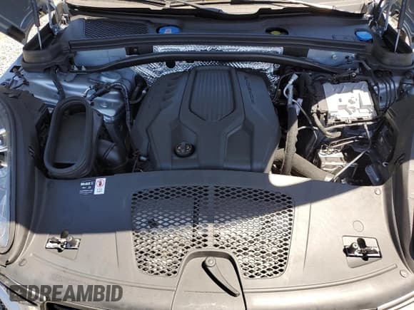 ✅ 2025 Porsche Macan • VIN: WP1AA2A58SLB02010 • Lot: 64074415. Wystawiony na Copart z przebiegiem 2 889 mil. Bezpłatny archiwum sprzedaży aukcyjnych z USA i szczegółowy raport historii pojazdu na DreamBid. Zdjęcie 12.