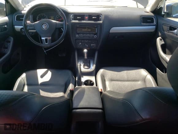 ✅ 2013 Volkswagen Jetta SE • VIN: 3VWDP7AJ8DM288024 • Lot: 49385335. Listed on Copart with 109,439 mi. Free auction sales archive from the USA and detailed vehicle history report at DreamBid. Image 8.