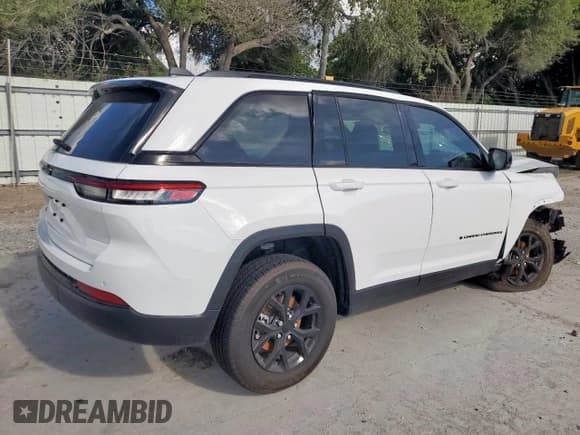 ✅ 2025 Jeep Grand Cherokee Altitude X • VIN: 1C4RJHAG5SC264668 • Lot: 61715205. Listed on Copart with Not provided. Free auction sales archive from the USA and detailed vehicle history report at DreamBid. Image 3.