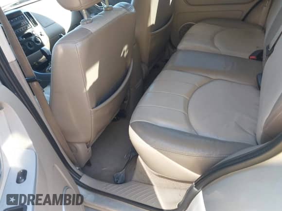 2005 Mercury Mariner Luxury z VIN 4M2YU56165DJ12462, wystawiony jako IAAI lot #41701579 z przebiegiem 252 874 mil mil oraz . Historia ofert i sprzedaży dostępna na DreamBid. Obrazek 8.