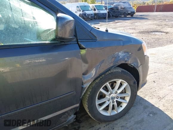 ✅ 2016 Dodge Grand Caravan SXT • VIN: 2C4RDGCG6GR234589 • Lot: 43524188. Wystawiony na IAAI z przebiegiem 93 373 mil. Bezpłatny archiwum sprzedaży aukcyjnych z USA i szczegółowy raport historii pojazdu na DreamBid. Zdjęcie 12.