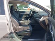 ✅ 2017 Cadillac XT5 Luxury FWD • VIN: 1GYKNBRS8HZ267561 • Lot: 43220490. Wystawiony na IAAI z przebiegiem 86 852 mil. Bezpłatny archiwum sprzedaży aukcyjnych z USA i szczegółowy raport historii pojazdu na DreamBid. Zdjęcie 5.