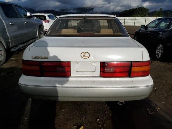 ✅ 1991 Lexus LS • VIN: JT8UF11E8M0085206 • Лот: 41449595. Опубликован ранее на Copart с пробегом 325 852 миль. Бесплатный доступ к архиву аукционных продаж из США и подробный отчёт об истории автомобиля на DreamBid. Изображение 6.