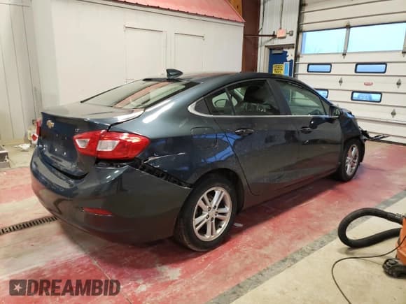 ✅ 2017 Chevrolet Cruze LT • VIN: 1G1BE5SM2H7129800 • Lot: 38292443. Listed on Copart with 85,227 mi. Free auction sales archive from the USA and detailed vehicle history report at DreamBid. Image 3.