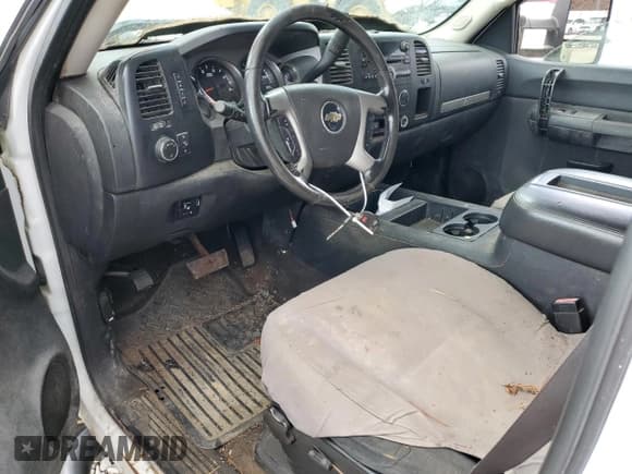 ✅ 2008 Chevrolet Silverado 2500HD LTZ • VIN: 1GCHK23678F105040 • Лот: 93016275. Опубликован ранее на Copart с пробегом Не указан. Бесплатный доступ к архиву аукционных продаж из США и подробный отчёт об истории автомобиля на DreamBid. Изображение 8.