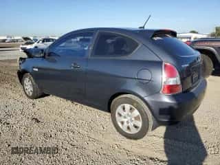 2009 Hyundai Accent GS z VIN KMHCM36C09U130141, wystawiony jako Copart lot #78757034 z przebiegiem 145 482 mil mil oraz Szkoda całkowita • Salvage title. Historia ofert i sprzedaży dostępna na DreamBid. Obrazek 2.