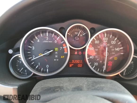 ✅ 2010 Mazda MX-5 Miata Touring • VIN: JM1NC2EF5A0208253 • Lot: 70661954. Wystawiony na Copart z przebiegiem 93 901 mil. Bezpłatny archiwum sprzedaży aukcyjnych z USA i szczegółowy raport historii pojazdu na DreamBid. Zdjęcie 9.