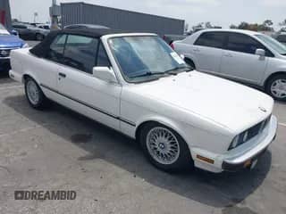 1988 BMW 3 Series с VIN WBABB2302J8858242, выставлен на аукционе IAAI как лот 42148196 с пробегом 109 637 миль миль и . История ставок и продаж доступна на DreamBid. Изображение 1.