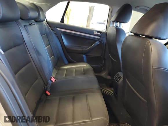 ✅ 2010 Volkswagen Jetta Limited Edition • VIN: 3VWAZ7AJXAM099268 • Lot: 65398025. Wystawiony na Copart z przebiegiem 169 280 mil. Bezpłatny archiwum sprzedaży aukcyjnych z USA i szczegółowy raport historii pojazdu na DreamBid. Zdjęcie 10.