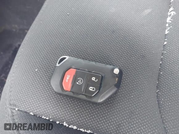 ✅ 2023 Jeep Wrangler • VIN: 1C4JJXN60PW626923 • Lot: 41519683. Wystawiony na IAAI z przebiegiem 13 801 mil. Bezpłatny archiwum sprzedaży aukcyjnych z USA i szczegółowy raport historii pojazdu na DreamBid. Zdjęcie 11.