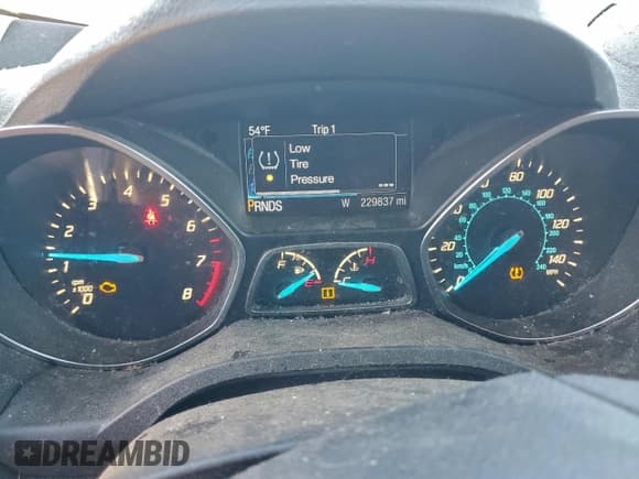 ✅ 2014 Ford Escape Titanium • VIN: 1FMCU9J93EUE05252 • Lot: 94070425. Wystawiony na Copart z przebiegiem 229 837 mil. Bezpłatny archiwum sprzedaży aukcyjnych z USA i szczegółowy raport historii pojazdu na DreamBid. Zdjęcie 9.