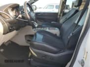 ✅ 2020 Dodge Grand Caravan SXT • VIN: 2C4RDGCG6LR201697 • Лот: 89869675. Опубликован ранее на Copart с пробегом 85 660 миль. Бесплатный доступ к архиву аукционных продаж из США и подробный отчёт об истории автомобиля на DreamBid. Изображение 7.