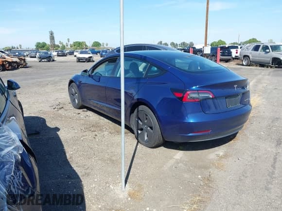 ✅ 2023 Tesla Model 3 Long Range • VIN: 5YJ3E1EB0PF620745 • Lot: 42010603. Wystawiony na IAAI z przebiegiem 39 846 mil. Bezpłatny archiwum sprzedaży aukcyjnych z USA i szczegółowy raport historii pojazdu na DreamBid. Zdjęcie 3.