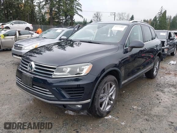 ✅ 2016 Volkswagen Touareg Lux • VIN: WVGEF9BP0GD011369 • Lot: 43772482. Listed on IAAI with 39,681 mi. Free auction sales archive from the USA and detailed vehicle history report at DreamBid. Image 20.